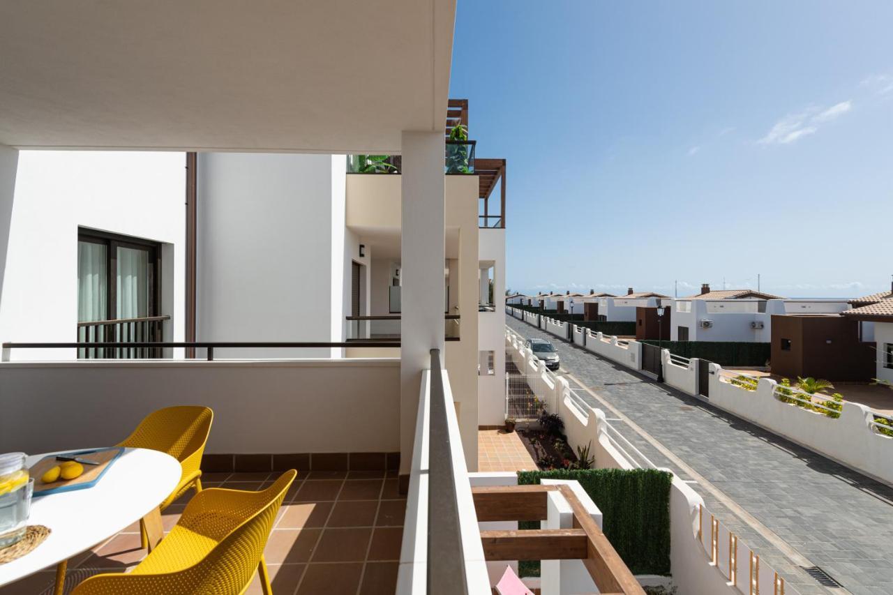 Homeforguest Apartamento En Residencia De Lujo Con Terraza Y Piscina La Guirra エクステリア 写真