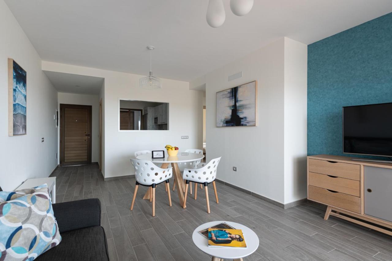 Homeforguest Apartamento En Residencia De Lujo Con Terraza Y Piscina La Guirra エクステリア 写真