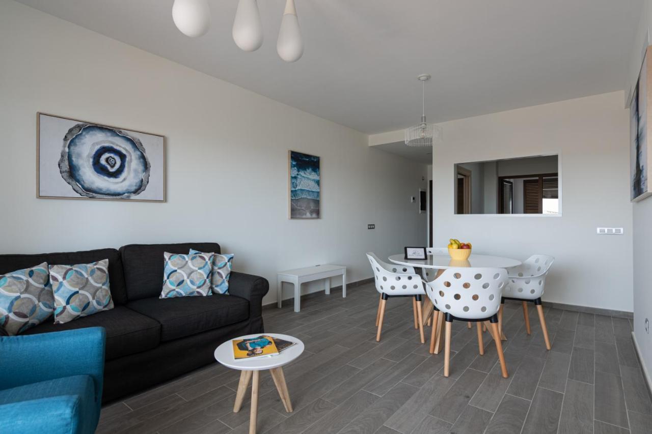 Homeforguest Apartamento En Residencia De Lujo Con Terraza Y Piscina La Guirra エクステリア 写真